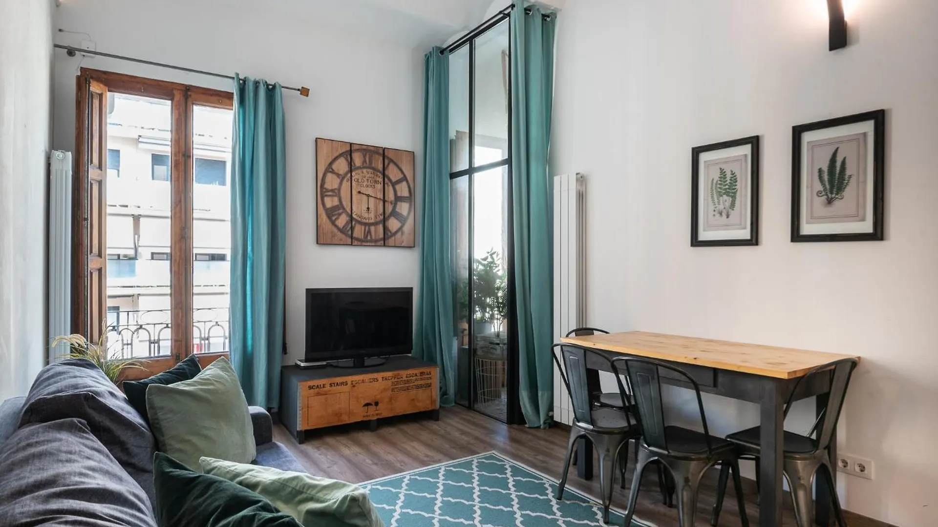 Apartment Beautiful Renovated Loft Minutes From The Beach Barcelona Spanien